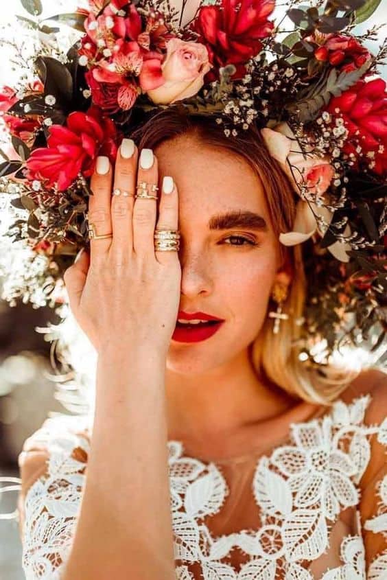 Geheugen Rentmeester Geleend Styling tips voor accessoires bij een bohemian trouwjurk - Weddings